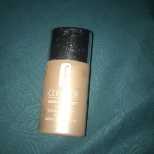 Clinique Foundation